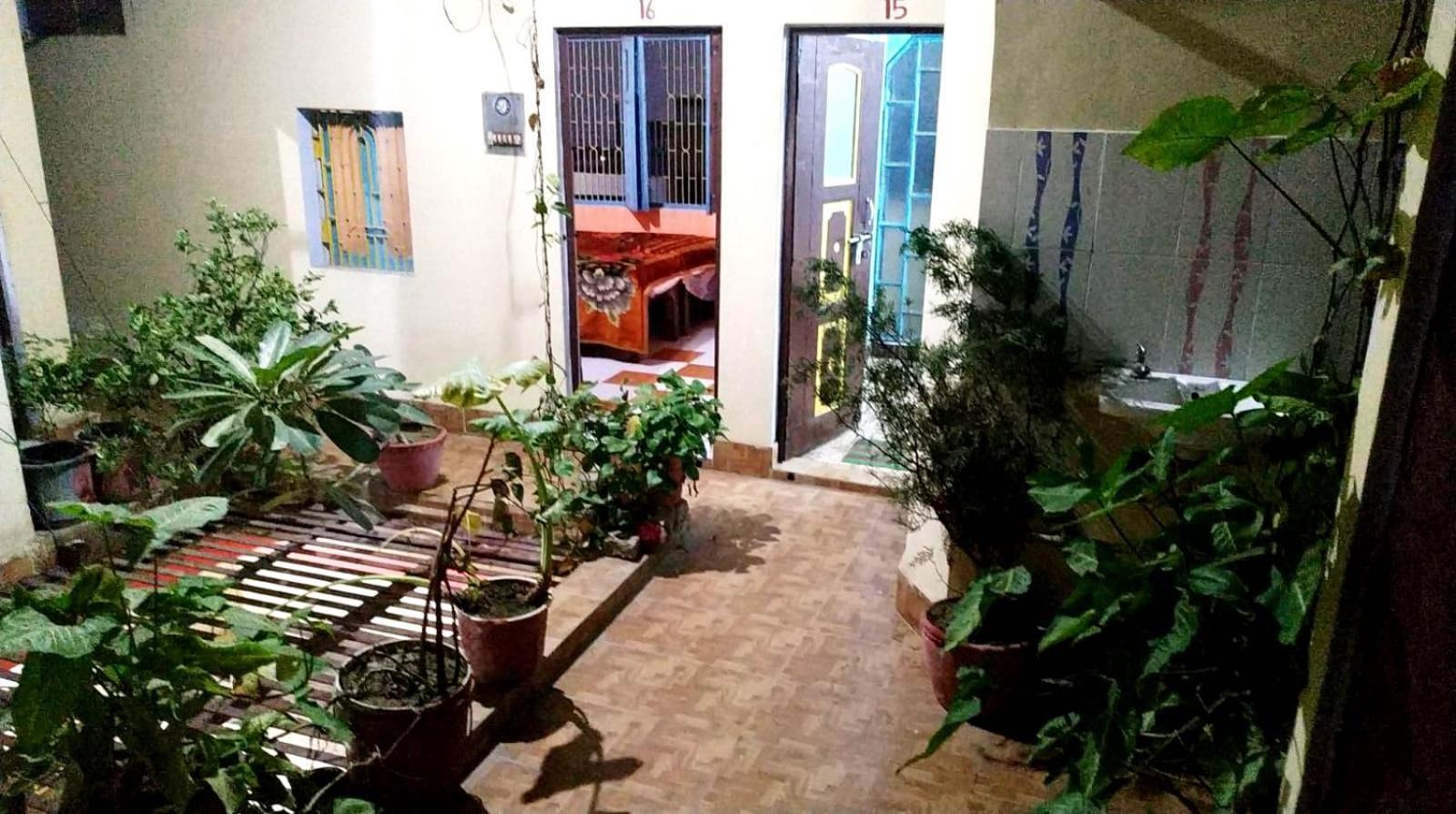 Tiwari Palace Modern Vision Guest House Varanasi Exterior photo